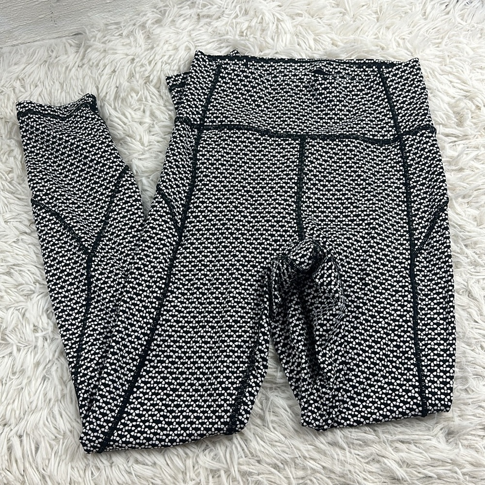 Lululemon In Movement 7/8 Tight *Everlux 25" Monochromic Black